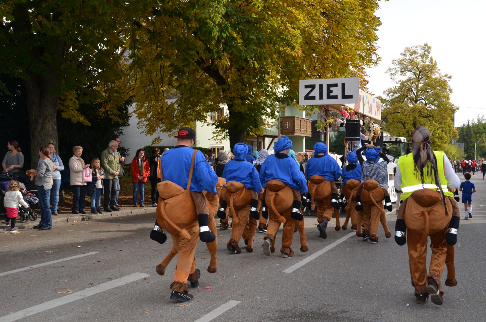 Foto vom Onolzheimer Hammeltanz 2016 – Festzug