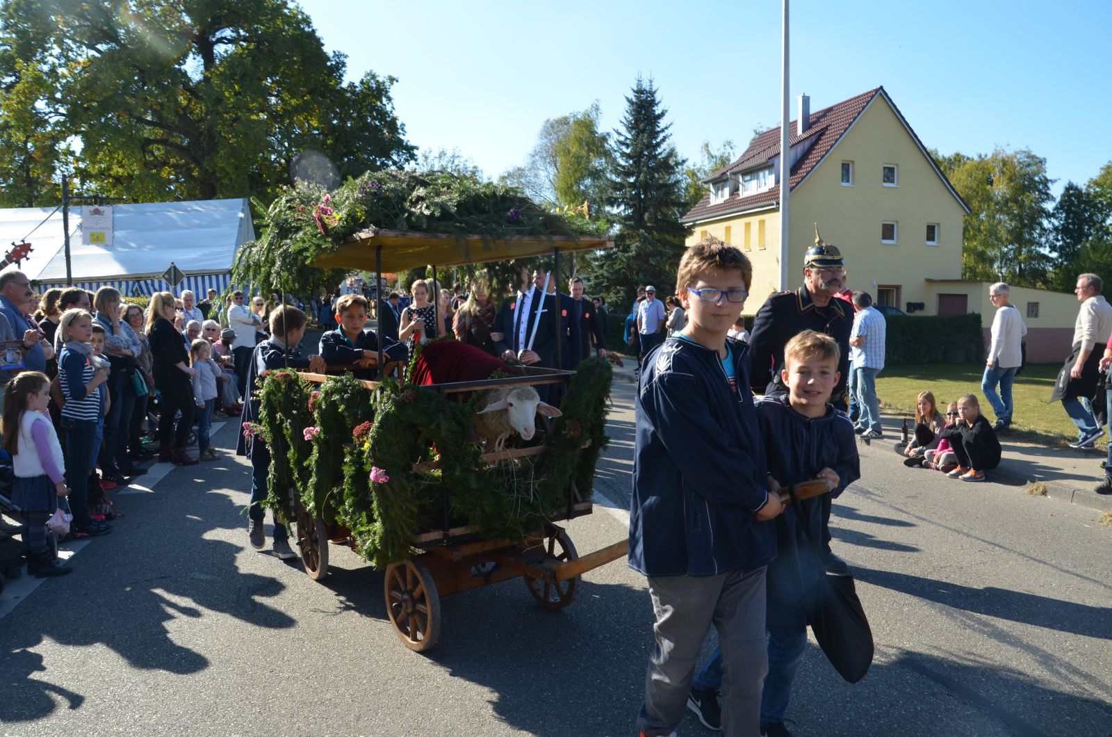 Foto vom Onolzheimer Hammeltanz 2016 – Festzug