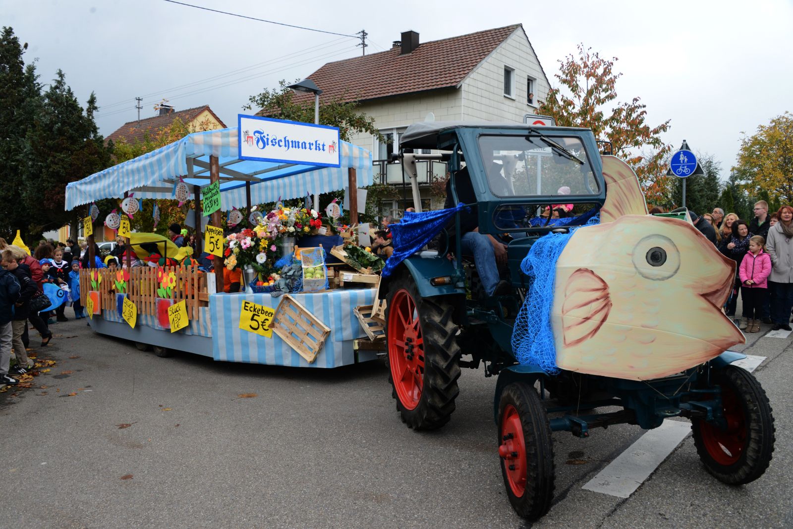 Foto vom Onolzheimer Hammeltanz 2015 – Festzug