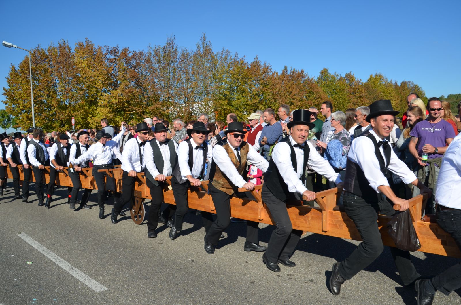 Foto vom Onolzheimer Hammeltanz 2016 – Festzug