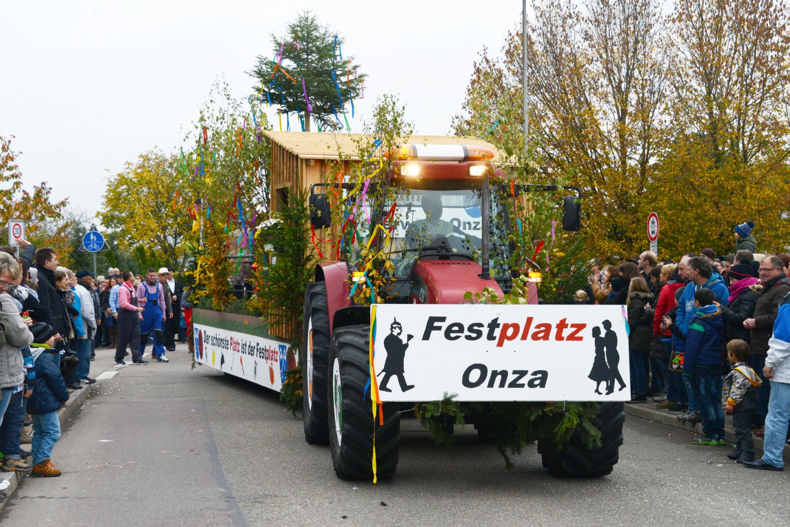 Foto vom Onolzheimer Hammeltanz 2015 – Festzug
