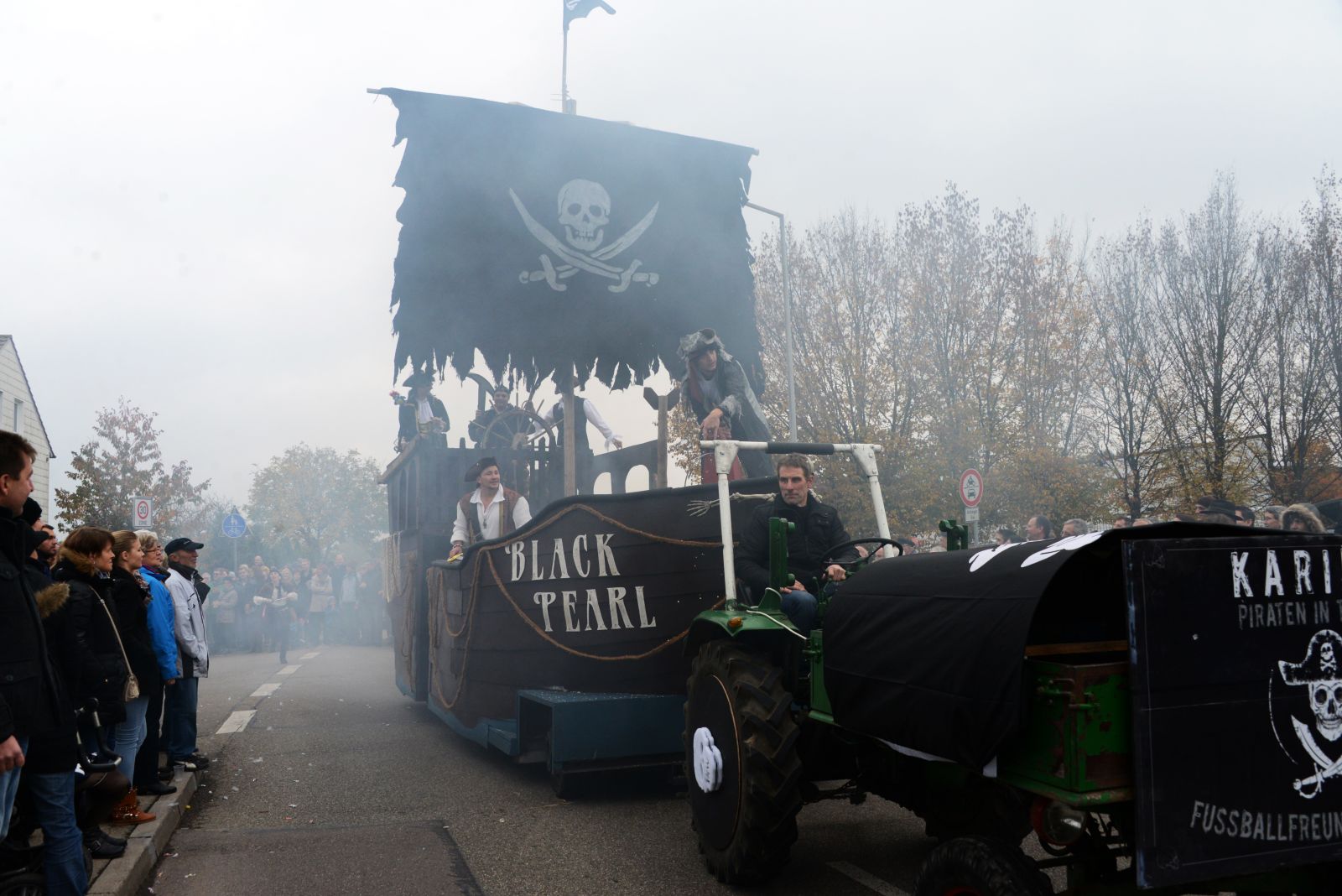 Foto vom Onolzheimer Hammeltanz 2015 – Festzug