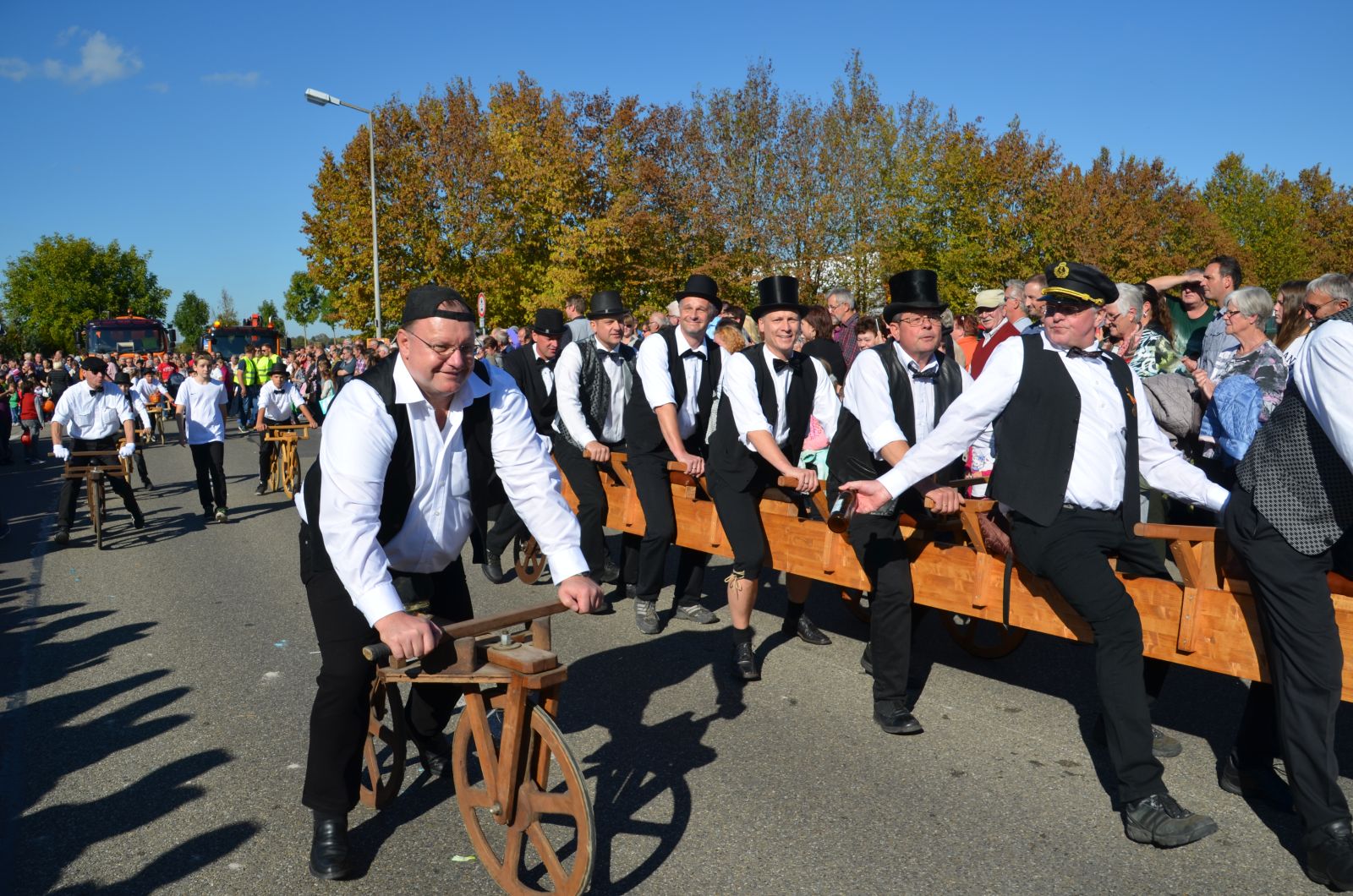 Foto vom Onolzheimer Hammeltanz 2016 – Festzug