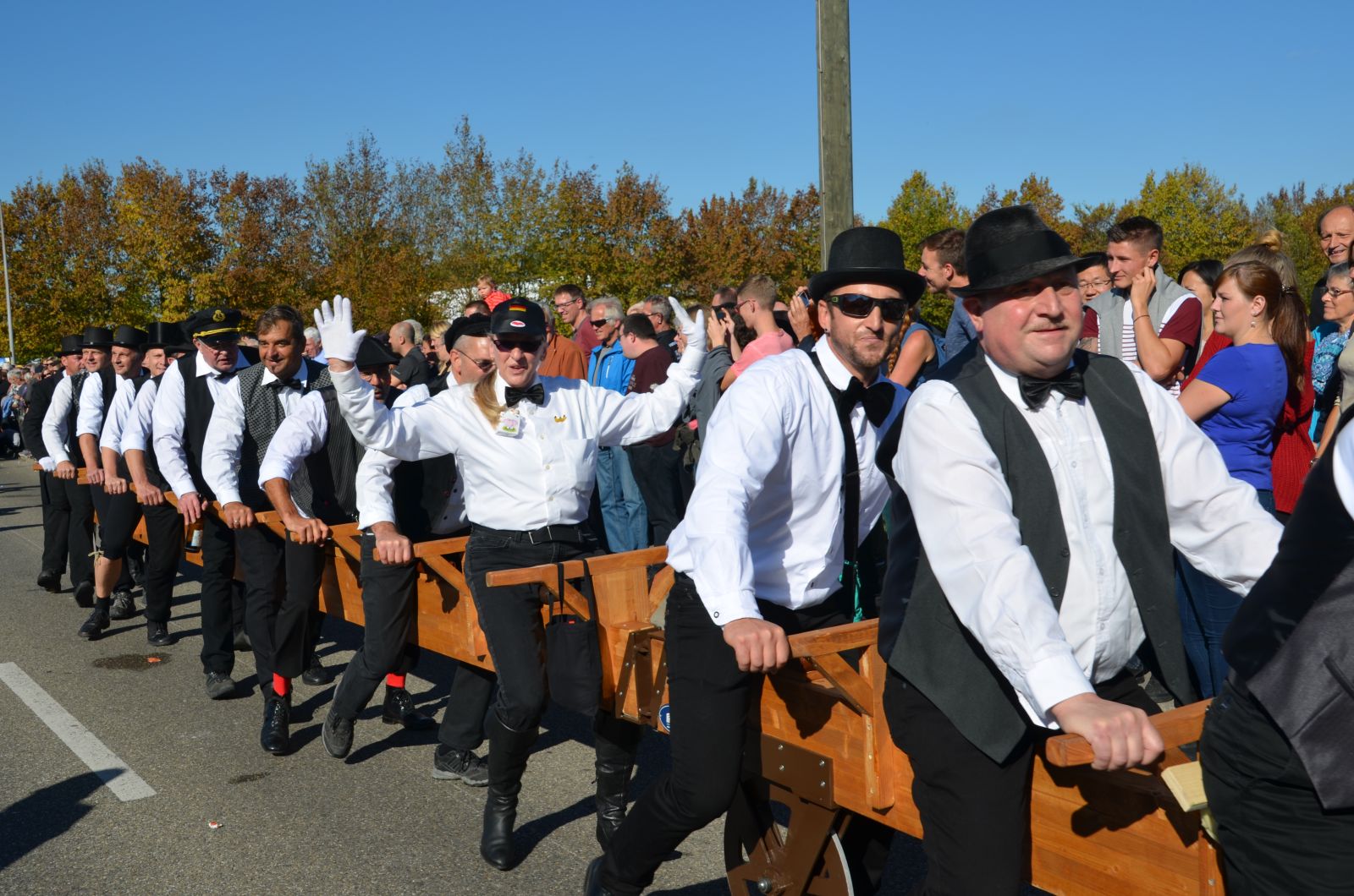Foto vom Onolzheimer Hammeltanz 2016 – Festzug