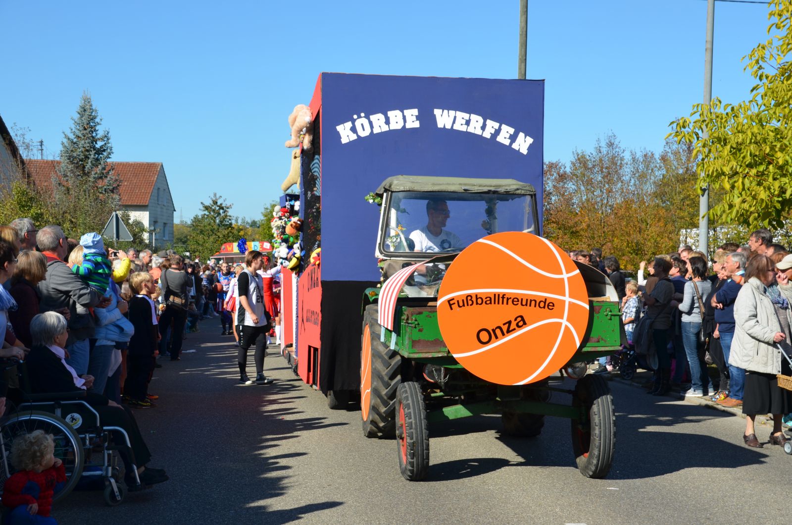 Foto vom Onolzheimer Hammeltanz 2016 – Festzug