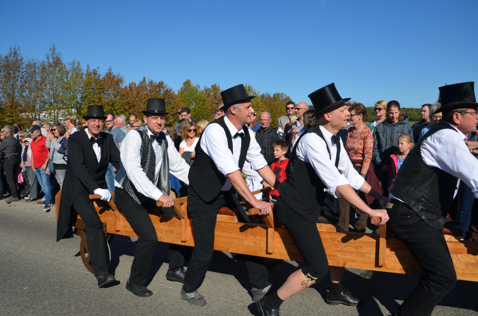 Foto vom Onolzheimer Hammeltanz 2016 – Festzug