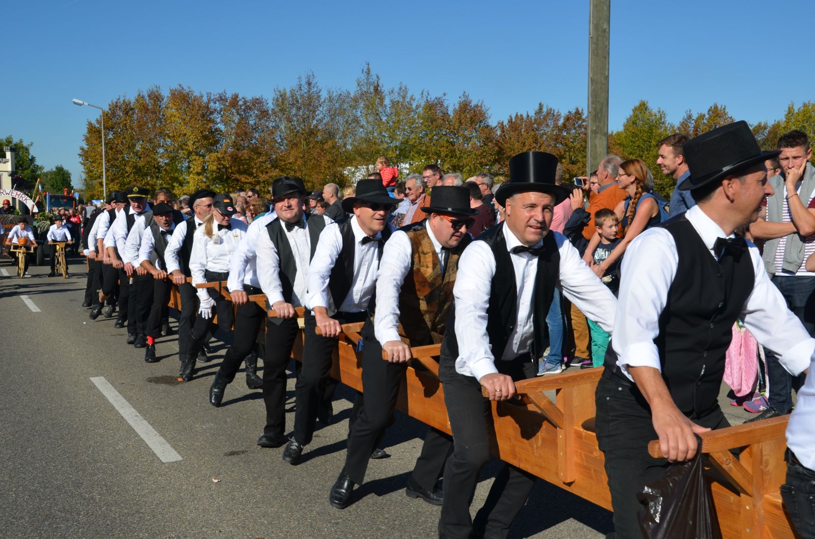 Foto vom Onolzheimer Hammeltanz 2016 – Festzug