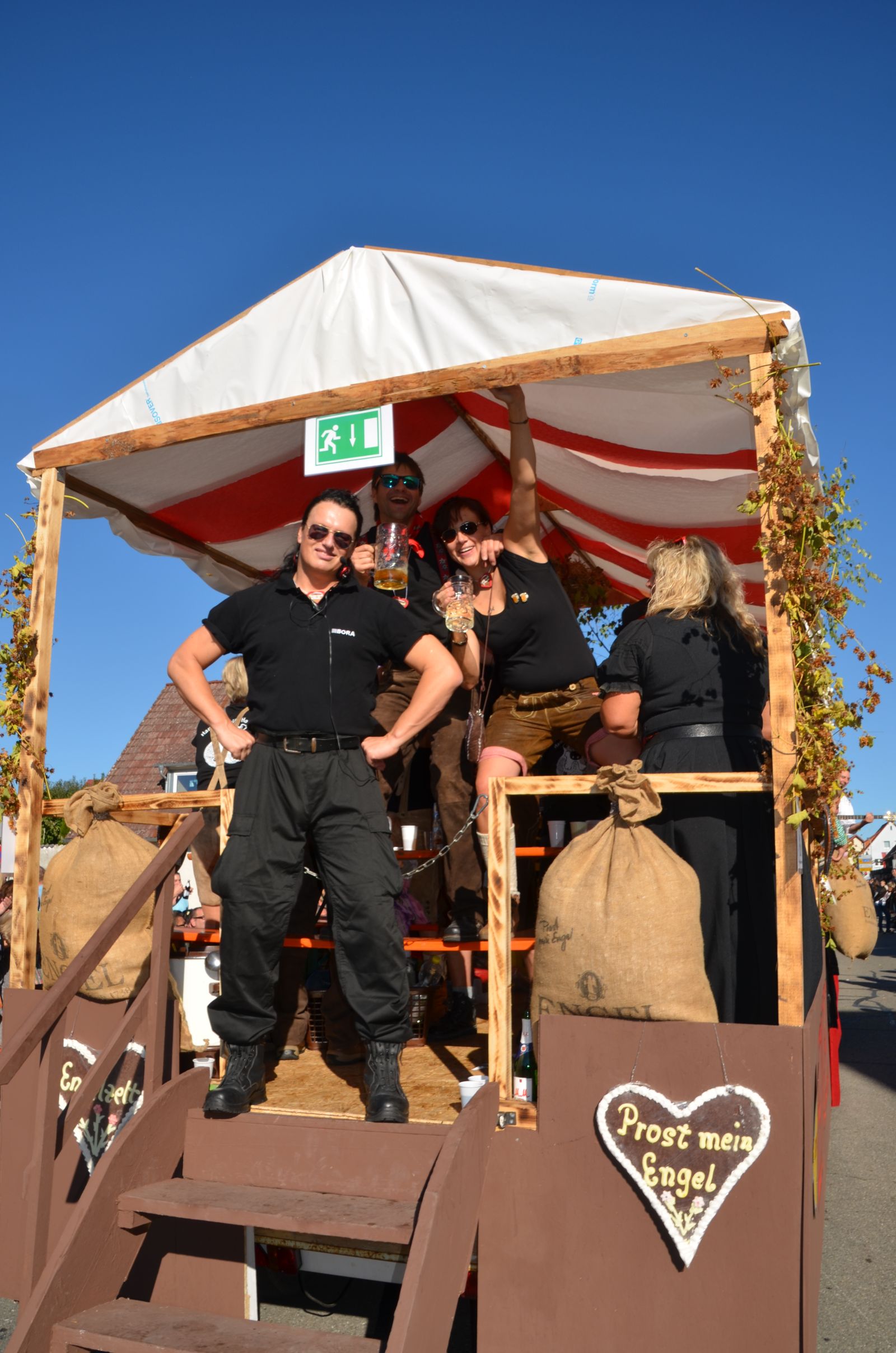Foto vom Onolzheimer Hammeltanz 2016 – Festzug