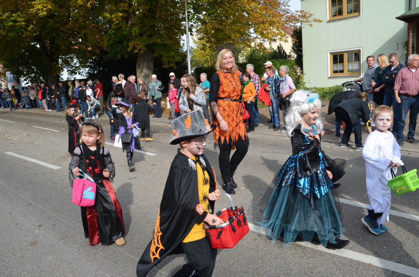 Foto vom Onolzheimer Hammeltanz 2016 – Festzug