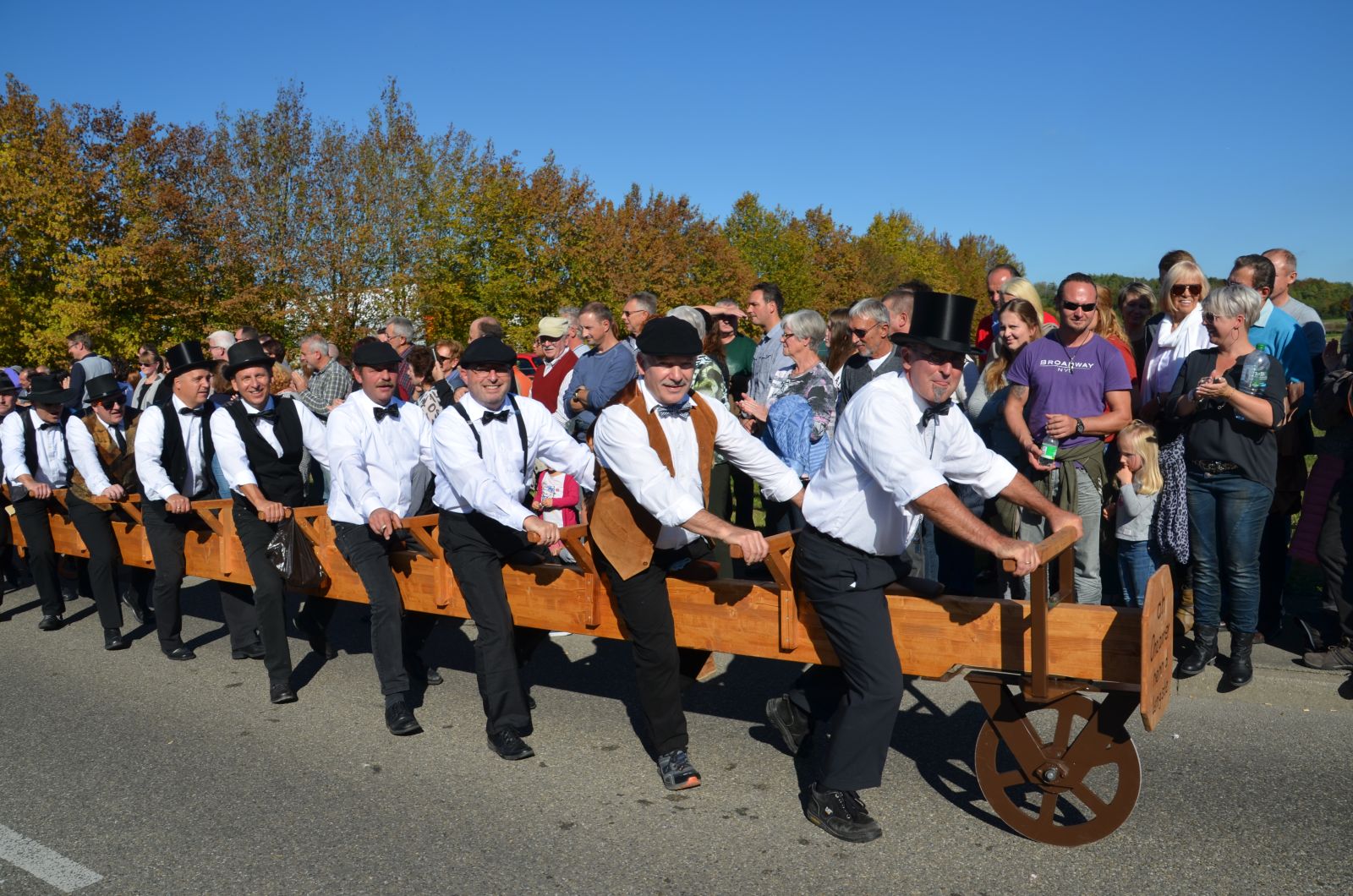 Foto vom Onolzheimer Hammeltanz 2016 – Festzug