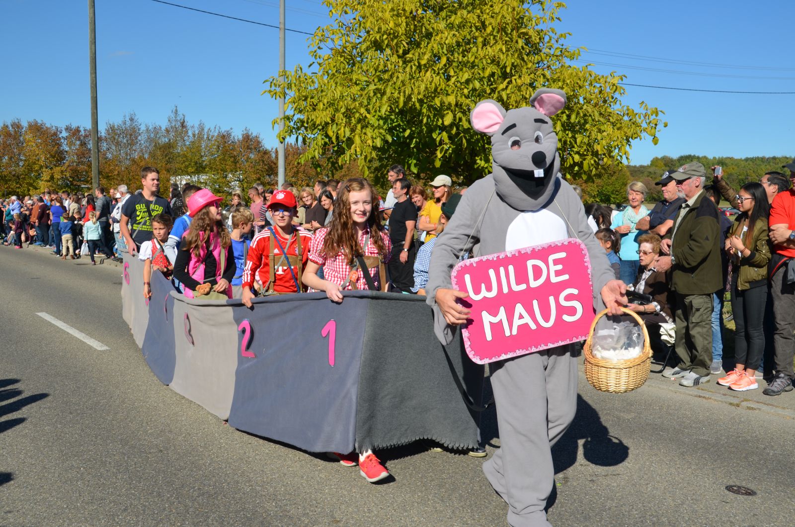 Foto vom Onolzheimer Hammeltanz 2016 – Festzug