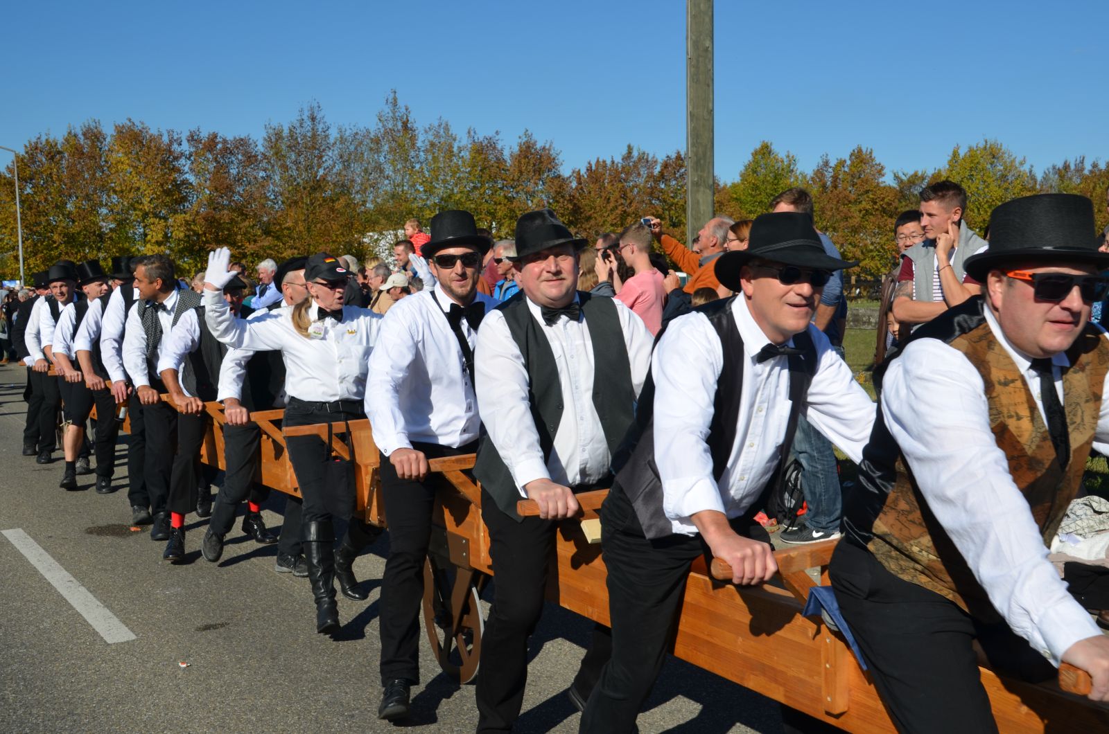 Foto vom Onolzheimer Hammeltanz 2016 – Festzug